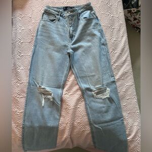 Hollister Ultra High Rise Dad Jean, size 7
